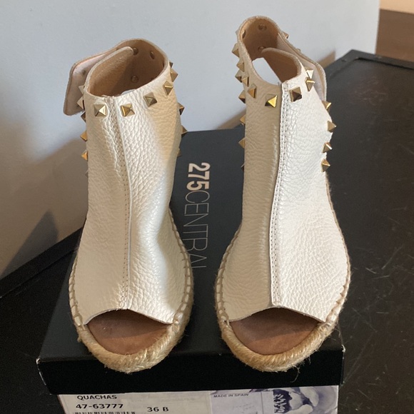275 Central white espadrille wedge with Rockstuds - Picture 6 of 11